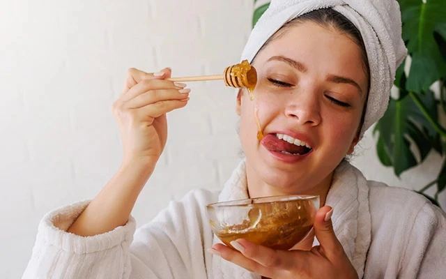honey for glowing skin